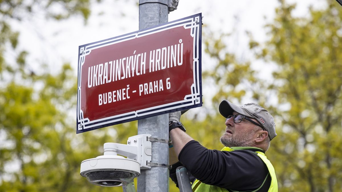 FOTO: Praha má ode dneška ulici Ukrajinských hrdinů